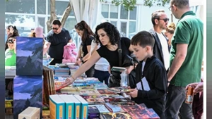 İZKİTAP Kapılarını Açıyor: Kültürpark'ta Edebiyat ve Sanat Dolu 9 Gün
