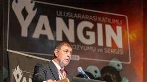 İzmir'de Yangın Güvenliği Zirvesi: Yeni İtfaiye Araçları ve Robotik Sistemler Geliyor