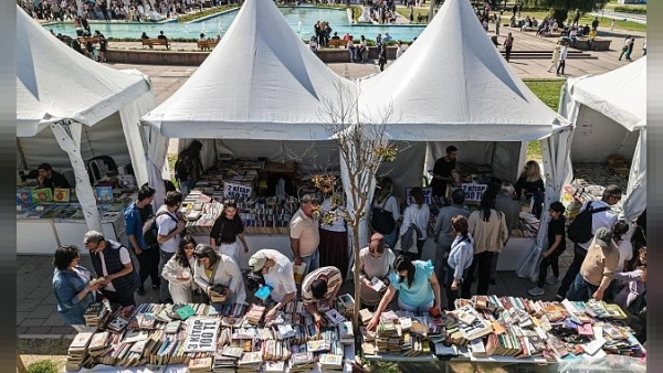 İzmir Kitap Fuarı Kapılarını Açıyor: İZKİTAP 19 Eylül'de Kültürpark'ta Başlıyor
