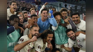 Lille'de Parlayan Berke Özer Ağustos Ayının Futbolcusu Seçildi