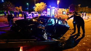 Maltepe'de İki Otomobil Çarpıştı: 9 Yaralı
