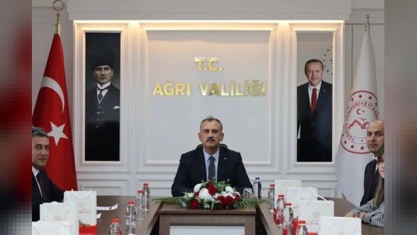 Ağrı Valisi Bozkurt'tan YKS'de Dereceye Giren Öğrencilere Kabul