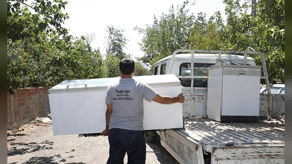 Burhaniye Belediyesi'nden Sosyal Destek: 203 Aileye Ev Eşyası Yardımı