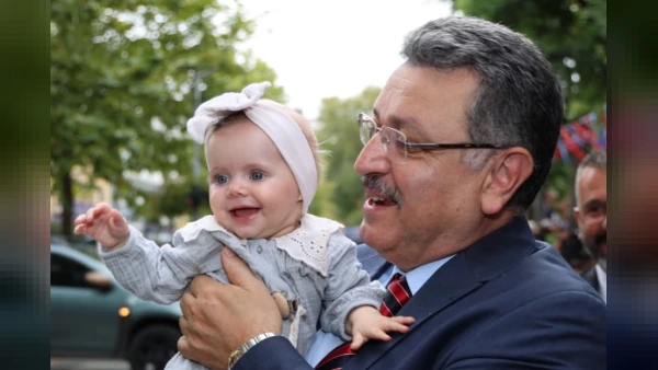 Trabzon Büyükşehir Belediyesi'nin Tüp Bebek Desteği 66 İşçiye Umut Oldu