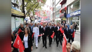 Zonguldak'ta Gaziler Günü Coşkusu: Madenci Anıtı'ndan Atatürk Anıtı'na Yürüyüş
