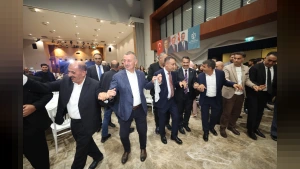 Başkan Büyükakın Kocaeli'deki Halay Şöleni'nde Birlik Mesajı Verdi