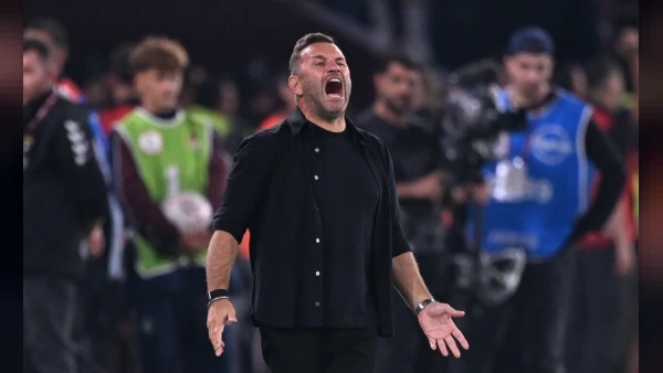 Galatasaray'da Okan Buruk Yıllar Sonra Kırmızı Kart Gördü
