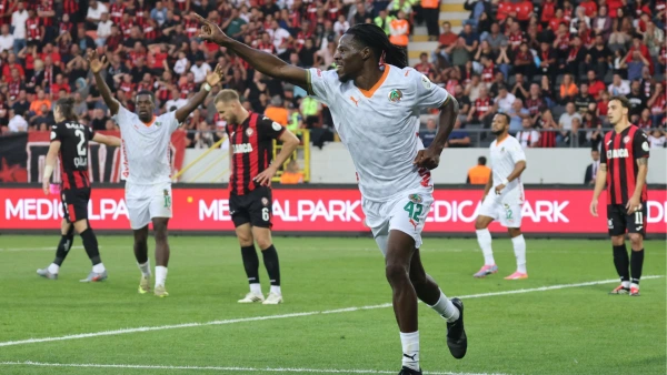 Alanyaspor deplasmanda Çorum FK'yı 2-1 mağlup etti