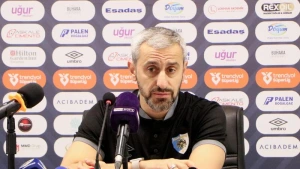 Erzurumspor FK Teknik Direktörü Serkan Özbalta'dan Samsunspor Maçı Değerlendirmesi: "Takım Savunmasını İyi Yapıyoruz