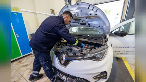 İzmir Büyükşehir Belediyesi'nin Elektrikli Filosundan 25 Milyon Liralık Tasarruf