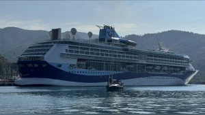 Marmaris Limanı'na Dev Kruvaziyer Yanaştı: 1765 Yolcu İlçeye Hareket Getirdi