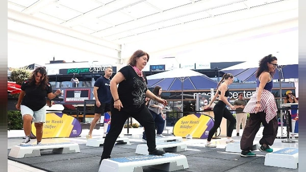 Nilüfer Belediyesi’nden Podyumpark’ta Geniş Katılımlı Outdoor Fitness Etkinliği