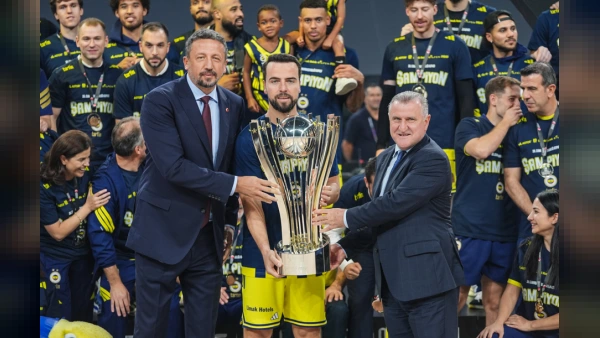 Fenerbahçe Tarfin Beşiktaş'ı yenerek Cumhurbaşkanlığı Kupası'nı 9. kez müzesine götürdü