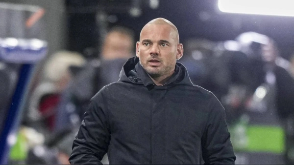 Galatasaray'ın Efsanesi Wesley Sneijder'in Hatıraları Müzayedede Satışa Çıktı