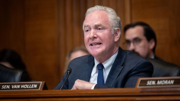 ABD Senatörü Van Hollen'den Netanyahu'ya Sert Tepki: "O Kronik Bir Yalancı ve Aranan Bir Savaş Suçlusu