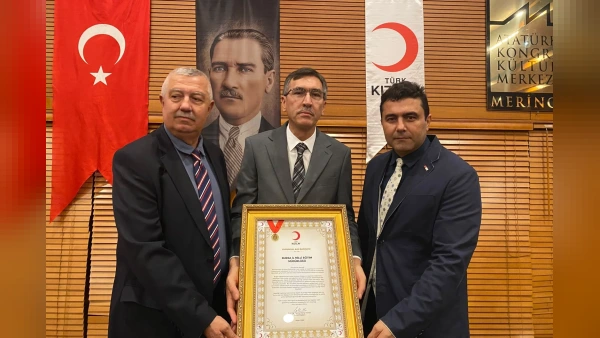 Bursa'da Rekor Kan Bağışı: 19 Okulda 18 Bin Üniteyi Aştı