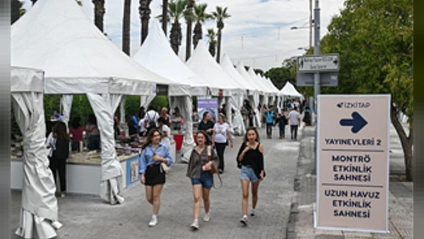 İZKİTAP-8. İzmir Kitap Fuarı Kültürpark'ta Kitapseverlerin Akınına Uğradı