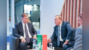 İzmir Büyükşehir Belediye Başkanı Tugay İtalya'da: Marble İzmir ve Marmomac İş Birliği Güçleniyor