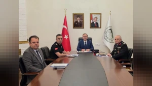 Kars'ta Okul Güvenliği Masaya Yatırıldı: Vali Polat'tan Huzurlu Eğitim Vurgusu