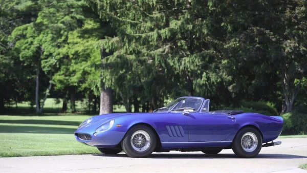 Steve McQueen'in İlk Sahibi Olduğu 1967 Model Nadir Ferrari 275 GTB/4*S NART Spider Müzayedede Satışa Çıkıyor