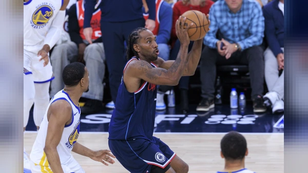 Toronto Raptors'tan Kawhi Leonard Hamlesi: Yıldız Oyuncuyla Sözleşme Uzatıldı