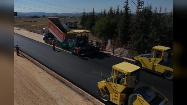Eskişehir'de 100. Yıl Bulvarı'nda Altyapı ve Asfalt Çalışmaları Sürüyor