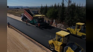 Eskişehir'de 100. Yıl Bulvarı'nda Altyapı ve Asfalt Çalışmaları Sürüyor