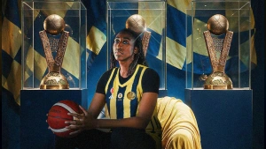Fenerbahçe Tarfin'den Kadın Basketboluna Transfer Bombası: Kuanitra Holingsvorth Yeniden Sarı-Lacivertli Formayı Giyecek