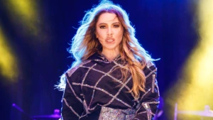 Hadise'den eleştirilere sert çıkış: Beni asla alaşağı edemezsin