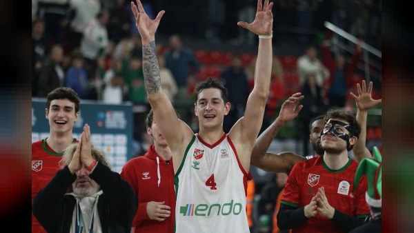 Karşıyaka Transfer Yasağını Resmen Kaldırdı: 9 Yeni Oyuncuya Lisans Çıkıyor