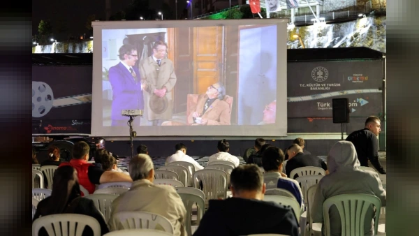 Kültür Yolu Festivali'nden Keçiören'de Unutulmaz Nostalji Gecesi