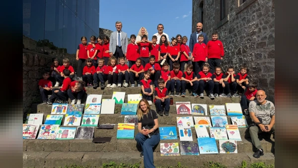 Trabzon'da Sanat Şöleni: 5. Uluslararası Sanat Buluşması'nda Öğrenciler ve Ustalar Tuvalleri Paylaştı