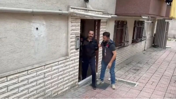 Yapay Zeka Fotoğraflarıyla Yetkililerle İlişki İzi Yaratan Şüpheli Ankara'da Tutuklandı