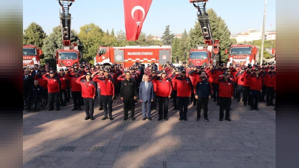 Balıkesir İtfaiyesi'nde Vefa Örneği: Şehit ve Gazi İtfaiyecilerin İsimleri Araçlarda Yaşayacak