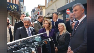 Gölcük’te İlk Alışveriş Festivali Başladı: İlçeye Bayram Havası Geldi
