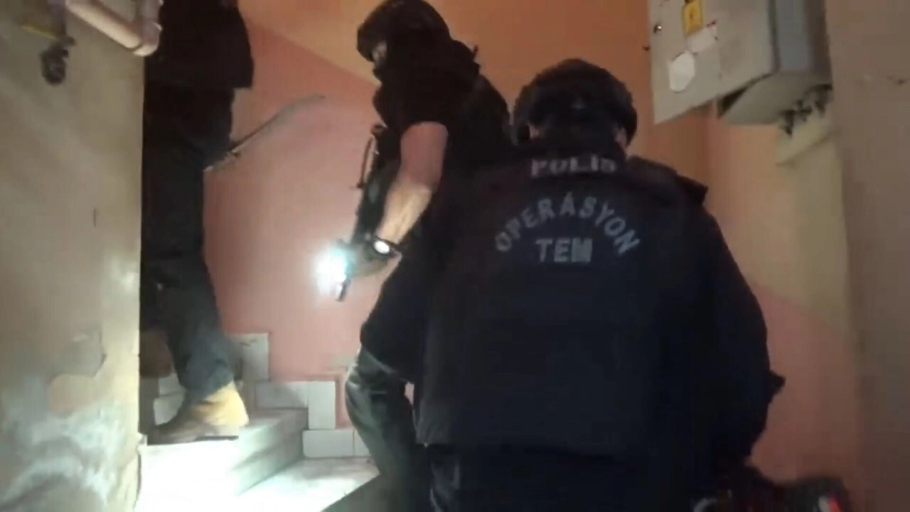 İstanbul'da DEAŞ ve El Kaide'ye Ağır Darbe: 11 Şüpheli Gözaltına Alındı