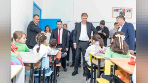 İzmir Büyükşehir Belediyesi'nden Bayındır Kızıloba İlkokulu'na Kapsamlı Yenileme