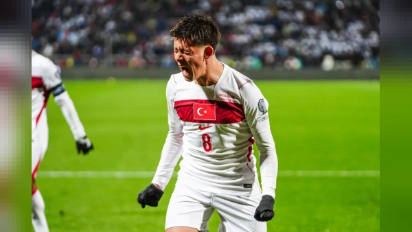 Kocaeli'de Dev Heyecan: Montella Yönetimindeki Türkiye, Mbappe'li Fransa'ya Karşı Sahaya Çıkıyor