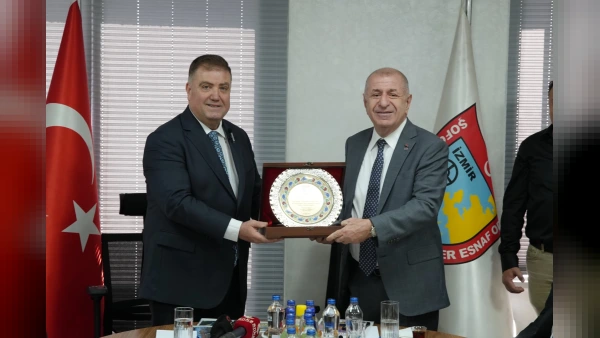 Ümit Özdağ'dan İzmir'de Çarpıcı Esnaf Raporu: İşler Yüzde 50 Düştü, Esnaf Bakanlığı Kurulacak