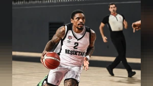 Beşiktaş'ta DaQuan Jeffries Şoku: Fedakarlık Yaptığı Maçta El Bileği Kırıldı!