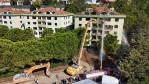 Beykoz'da Site Ölçekli İlk Kentsel Dönüşüm: Özakademi Sitesi'nde Yıkım Başladı