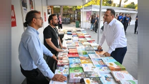 Bornova'da 7. Homeros Kitap Günleri Başladı: 790 Bin Kitap İzmirlilerle Buluşuyor