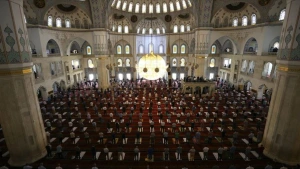Cuma Namazı Kaç Rekat ve Nasıl Kılınır? Diyanet Adım Adım Kılınış Rehberi