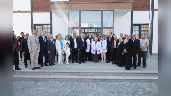 Kayseri'de Mürüvvet-Saadettin Türkkan Ağız ve Diş Sağlığı Polikliniği Törenle Hizmete Girdi