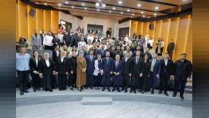 Kayseri’de Türkiye Yüzyılı Buluşmaları: Faruk Acar ve Memduh Büyükkılıç Esnaf ve Gençlerle Bir Araya Geldi
