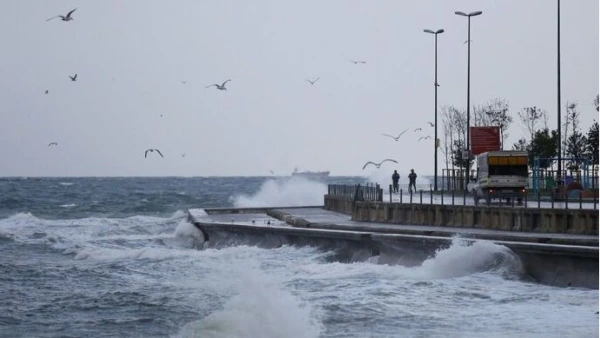 Marmara Denizi İçin Şiddetli Fırtına Uyarısı: Pazar Sabahına Kadar Sürecek