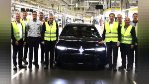 Tofaş ve Opel'den Almanya'da Zirve: Stratejik İş Birliği Masaya Yatırıldı
