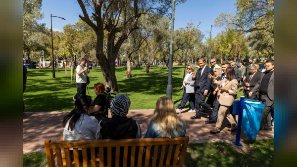 İzmir'de 22 Bin Metrekarelik Atıl Alan Buca Halk Parkı Olarak Hizmete Açıldı
