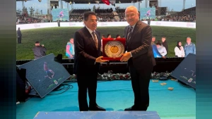 Ordu Büyükşehir Belediye Başkanı Mehmet Hilmi Güler'e Ata Sporu Yağlı Güreş İçin Anlamlı Plaket