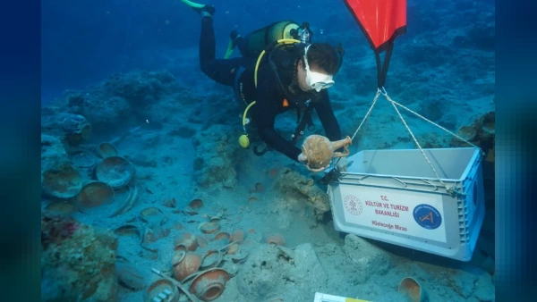 Antalya Adrasan Açıklarında 2 Bin 100 Yıllık Batık Bulundu: Binlerce Eser Çıkarıldı